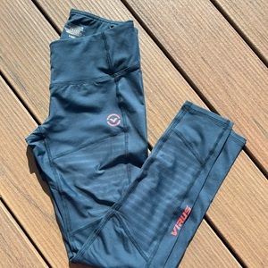 Woman’s Virus leggings